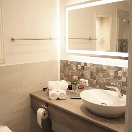 イン Winzerhotel Trautwein 3*